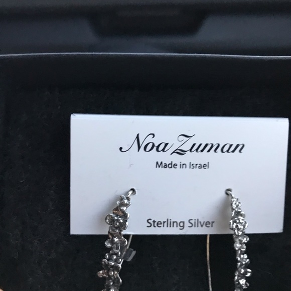 Noa Zuman New Sterling Silver Earrings Flower Dainty Valentines Valentine’s Day - Picture 3 of 4